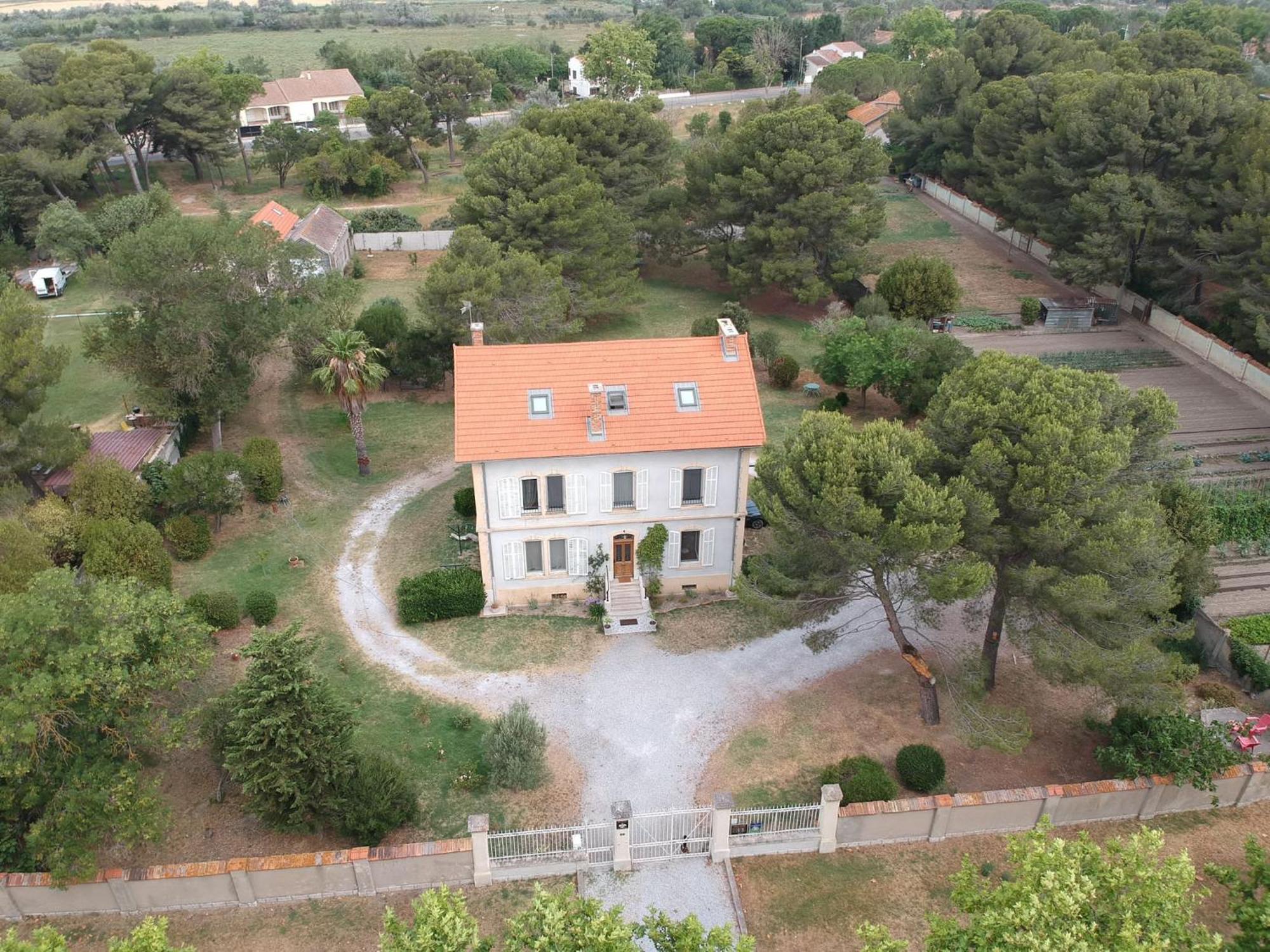 Un Nid En Camargue Bed & Breakfast
